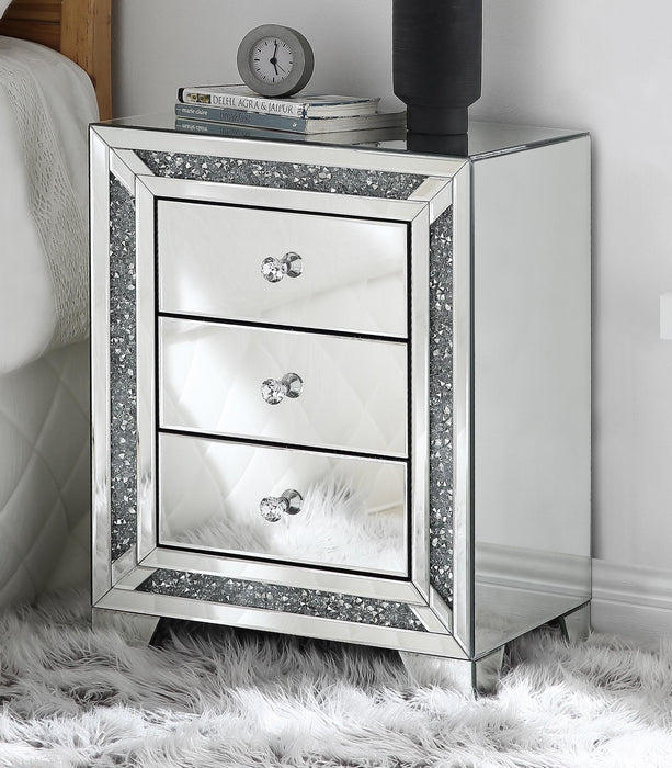 Noralie Mirrored & Faux Diamonds Accent Table - imattress & ifurniture (FL)