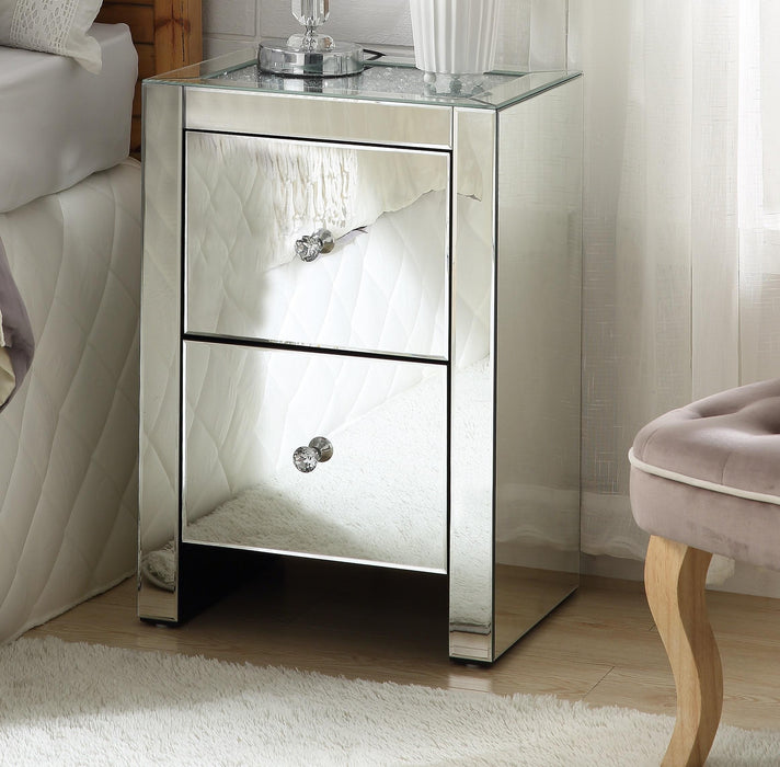 Noralie Mirrored & Faux Diamonds Accent Table - imattress & ifurniture (FL)