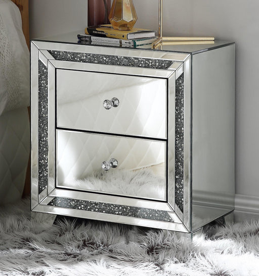 Noralie Mirrored & Faux Diamonds Accent Table - imattress & ifurniture (FL)